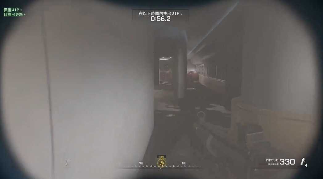 使命召唤4在飞机上的那关怎么打