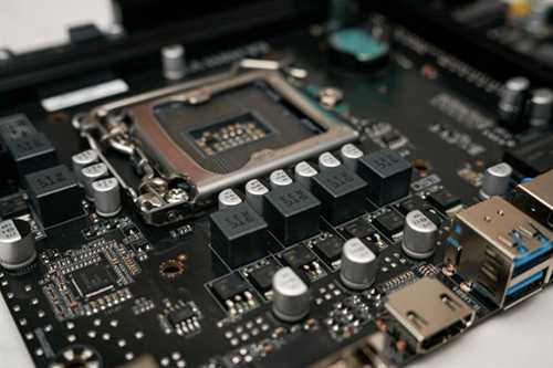 法国人做的JRPG怎么样？用艾尔莎EA H311V3体验《光与影：33号远征队》