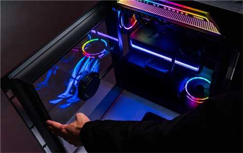 首款全息投影旗舰专业电竞台式机，ROG枪神10X亮相CES 2026