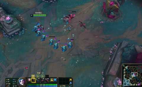 英雄联盟如何锁定视角