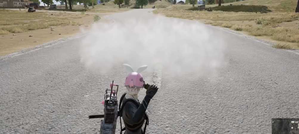 绝地求生烟雾怎么扔脚底 绝地求生烟雾怎么扔脚底